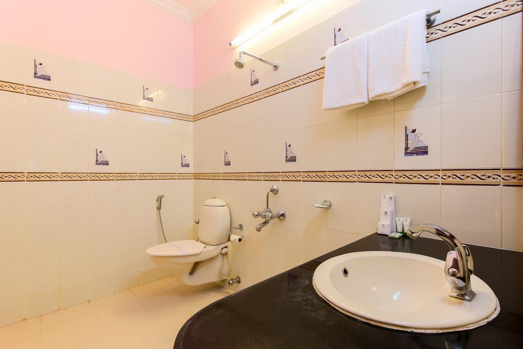 Treebo Moonlight Hotel Thiruvananthapuram ภายนอก รูปภาพ