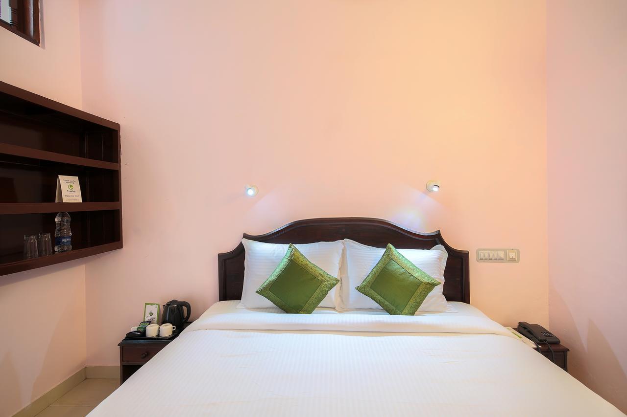 Treebo Moonlight Hotel Thiruvananthapuram ภายนอก รูปภาพ